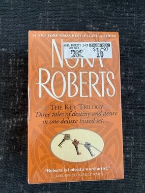 Nora Roberts The Key Trilogy Boxed Set - Orange